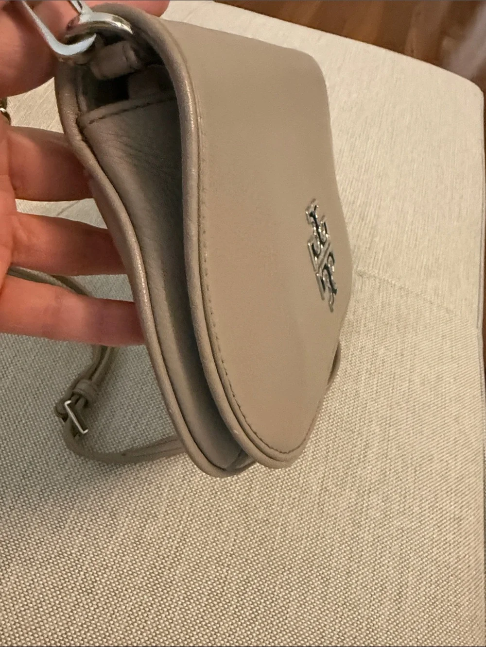 Tory Burch Beige Leather Crossbody Clutch with rare Silver Logo
